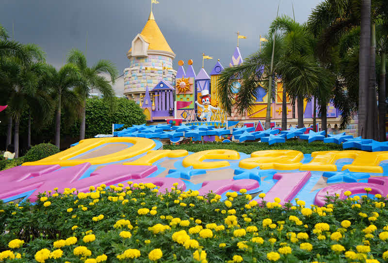Transfer to Dream World from Pattaya (Thai Disneyland) 1