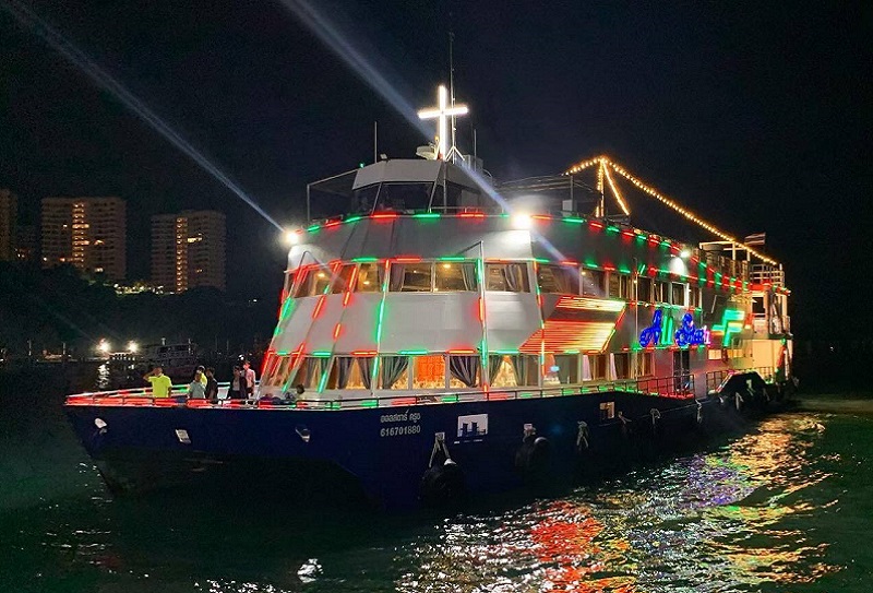 All Star Cruise Pattaya with Dinner and Cabaret Show 1